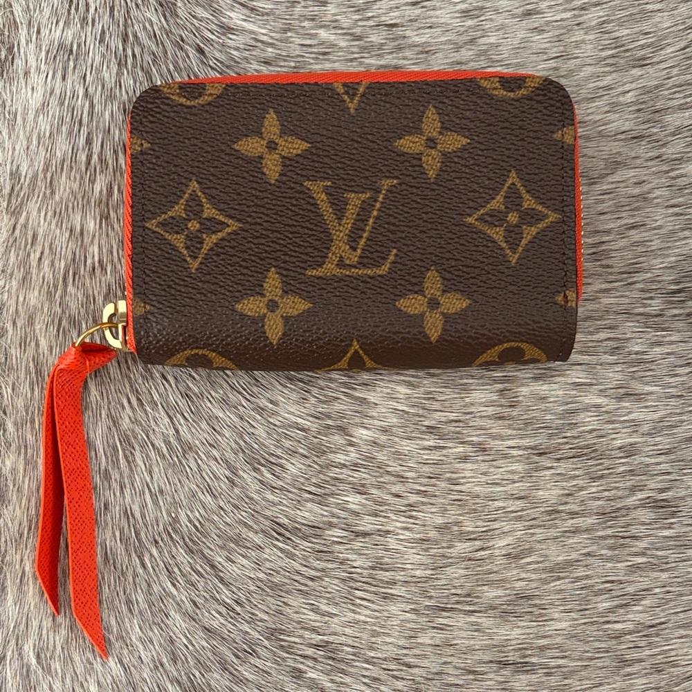 Louis Vuitton Monogram small Zippy Wallet